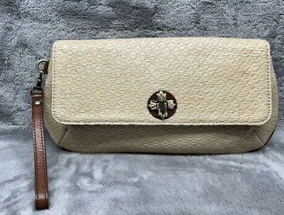 Cartera sin asas Patricia Nash de rafia y cuero beige tejida Foto 1 de 4
