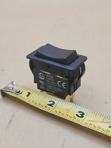 Interruptor momentáneo pulsador 6 pines ON OFF IP54 20 A 125 V 15 A 277 V 1,5 HP KEDU - Imagen 1 de 9