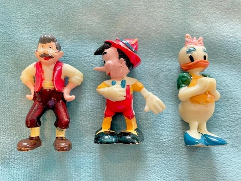 Vintage Disney Cartoon Mini Figures (3) Pinocchio, Gipeto, Daisy Duck, 2" Cover