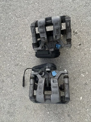 2021 - 2023 凯迪拉克凯雷德雪佛兰索罗德后卡钳左右原始设备制造商 — 第 1/2 张图片