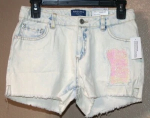 ARIZONA SHORTIE JUNIORS SZ 16 BLEACH SEQUINS NEW W TAGS MSRP $ 32.00 - Picture 1 of 2