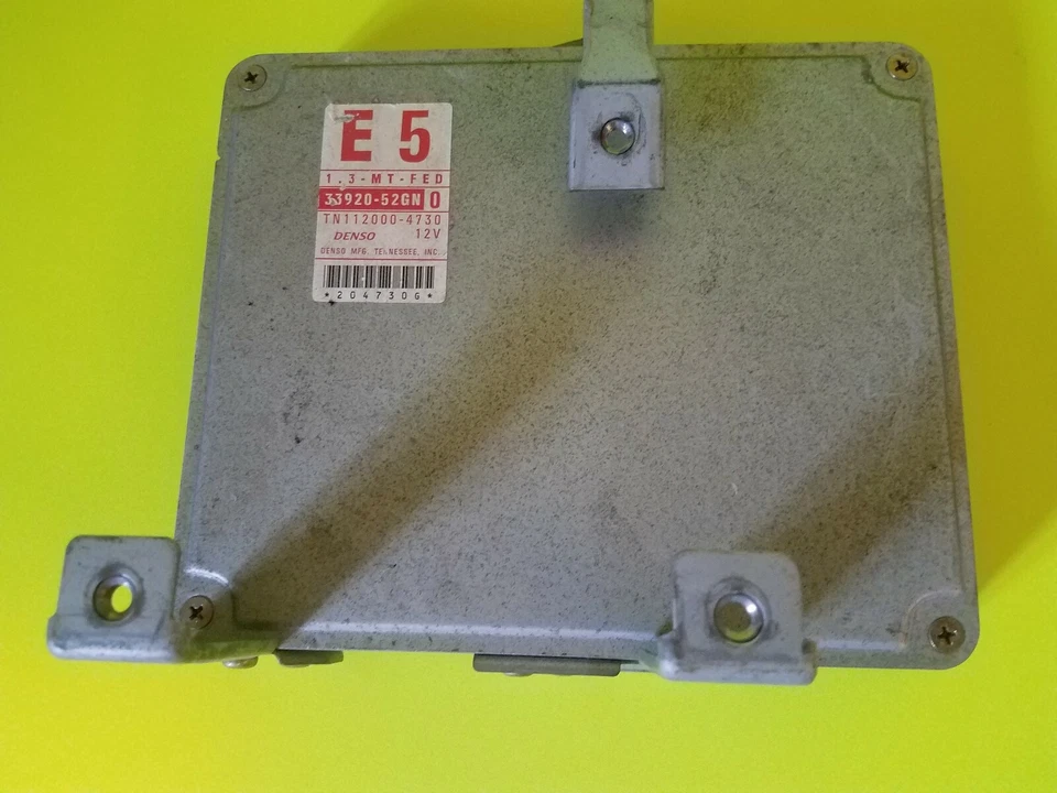 1997 Chevrolet Geo Metro ecm ecu computer 33920-52GN0 WARRANTY - Image 1 of 1