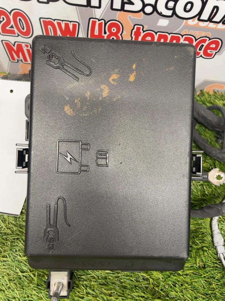 ✅ Dodge Challenger 2019 caja de fusibles de motor OEM Foto 1 de 4