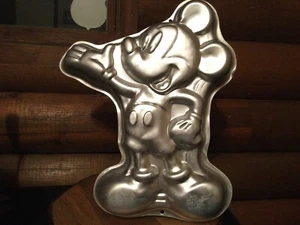 Wilton Cake Pan 1995 Disney Full Body Mickey Mouse 2105-3601 Vintage - Picture 1 of 3