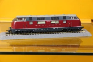 Roco HO 63930 Diesellok V200 002 Platin Serie - Picture 1 of 4