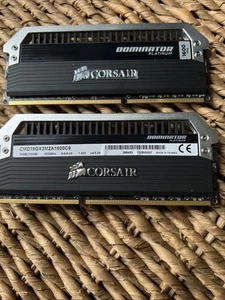 Corsair DOMINATOR PLATINUM 16GB (2 x 8GB) DDR3 DRAM 16000MHz CMD16GX4M2B3000C15 - Picture 1 of 3