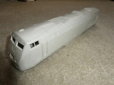 MTH O Scale Sample Light Gray Locomotive Body Shell 13" Long - Image 1 of 3