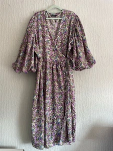 Boohoo dress floral size 26 wrap front plus size puff sleeve summer purple Curve - Picture 1 of 9