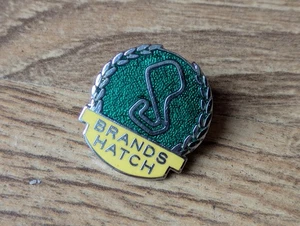MOTORCYCLE MOTORING Pin Badge Racing Circuit BRANDS HATCH - Picture 1 of 1