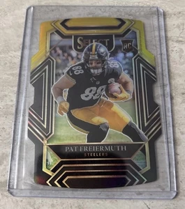 Panini Select Club Level 2021 Pat Freiermuth #259 negro y amarillo Prizm troquelado - Imagen 1 de 2