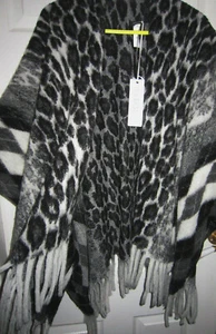 DIVERSE ~ ETHNIC / FRINGED ~ COATIGAN / JACKET ~ ONESIZE ~ BLACKS ~ BNWT - Picture 1 of 8