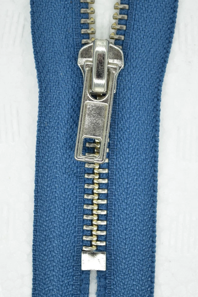 Jeans Blu Con Zip In Metallo E Catena Argento 5 Mm 16 - 500 Cm Non Divisibile - Immagine 1 di 1