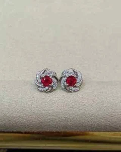 Pendiente de boda redondo de diamantes rubí rojo natural de 1,10 quilates de oro blanco de 14 quilates - Imagen 1 de 4