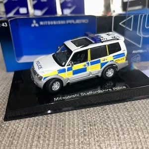 Veicolo Staffordshire 1.43 codice 3 polizia Mitsubishi Pajero Cheshire999 come nuovo - Foto 1 di 11