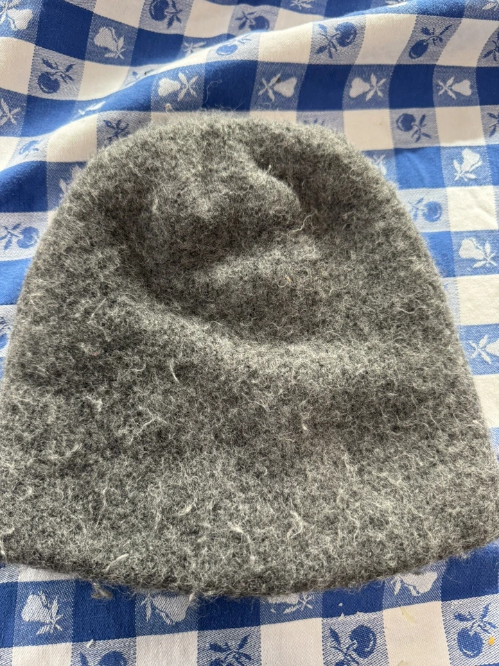 VTG Eddie Bauer Heavy Felted Wool Beanie M/L Gray W/ Thinsulate Liner Winter Hat - Image 1 of 4