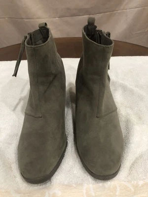 WOMEN'S OLD NAVY GRAY SUEDE ANKLE BOOTS W/BLOCK HEEL & SIDE ZIPPER ~ SIZE 10 - Image 1 of 4