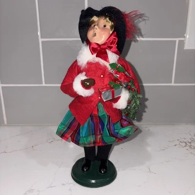 Byers' Choice The Carolers 2003 Christmas Illustrations Victoria woman small - Image 1 of 4