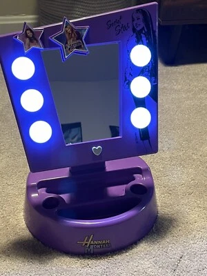 Tocador de maquillaje Hannah Montana púrpura iluminado como está, probado, ver fotos descripción Foto 1 de 4
