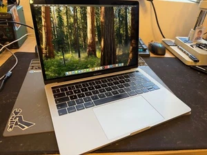 Macbook Pro 2018 13" A1989 i5 8GB Ram 256 GB SSD Silver 60 DAYS Warranty - Picture 1 of 10