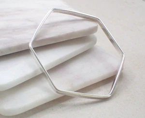 Sterling Silver Hexagonal Bangle Hallmarked London 2000 - Picture 1 of 13
