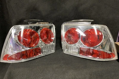 Luz trasera TYC para Ford Mustang 99-01 (GII) (Altezza) transparente/rojo Foto 1 de 2