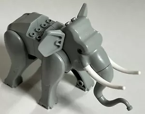 LEGO elephant1c02 Gray Elephant Type 1 from 7418 Scorpion Palace - 100% Complete - Picture 1 of 2