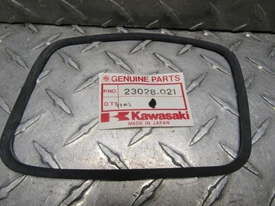 NOS Kawasaki OEM Tail Lens Gasket 1977-1979 KZ650 1981-1999 KZ1000 23028-021 - Image 1 of 4