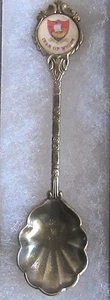 #666) SILVER PLATED TEA SPOON ISLE OF WIGHT ISLAND IN SOUTH ENGLISH CHANNEL  - Picture 1 of 2