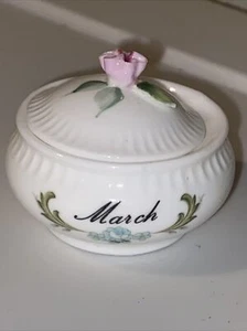 Zuccheriera Enesco Maruri Masterpiece Bone China 1979 con coperchio vintage (marzo) - Foto 1 di 5