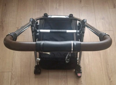 Marco abatible Xt3 para mamás y papá Foto 1 de 4