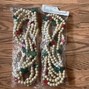 2 Weihnachten Holz Perlen Girlanden Stern Weihnachtsbäume natur hellbraun je 9’ - Bild 1 von 6