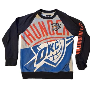 OKC Thunder NBA Sweatshirt Men’s Medium Crewneck Pullover Big Logo Blue Gray - Picture 1 of 18