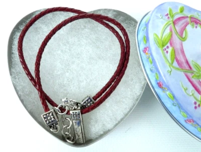 Collar Brighton LOVE Floral Plata Plato Barra Colgante Trenzado Cuero Borgoña Foto 1 de 4