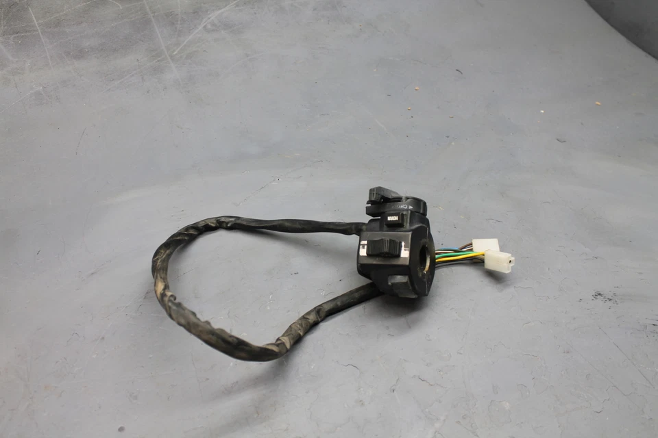 Yamaha Venture XVZ1200 1983 clip derecho en mango interruptor de arranque apagado interruptores Foto 1 de 4