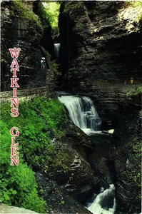 Cartolina Watkins Glen Scenic Waterfall visitatori che esplorano la natura NY John Meuser - Foto 1 di 2