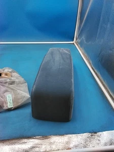 12513913 GM FRONT SEAT LOWER ARM REST COMPARTMENT BOX BLUE 1993-96 BUICK CENTURY - Bild 1 von 5