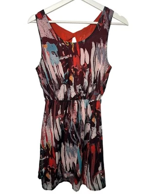 Vestido para mujer Ya Los Angeles pequeño sin mangas estampado abstracto mini informal Foto 1 de 4