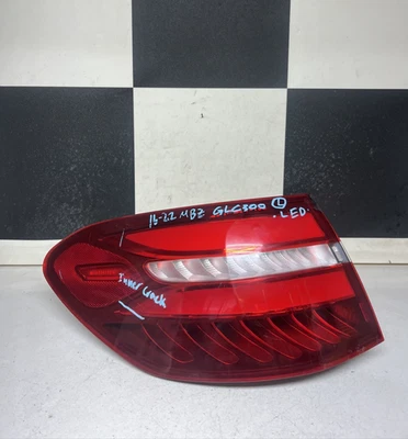 Luz trasera izquierda Mercedes Benz Clase GLC300 2016 2017 2018 2019 usada OEM Foto 1 de 4