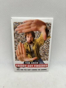 FREDDY GOT FINGERED Tom Green (2001 Movie Promo) Promo Pin Button Pinback - Bild 1 von 2