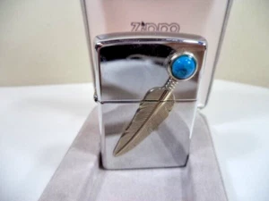 ZIPPO LIGHTER Feather Turquoise Indian 392 ANNO 2002 NUOVO - Foto 1 di 7