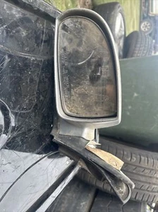 KIA RIO  DC LEFT HAND POWER MIRROR - PAINT PEELING, 09/02-07/05  Silver A023 - Bild 1 von 1