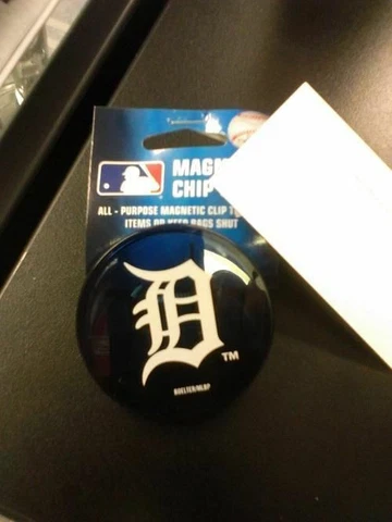 MLB Detroit Tigers Magnetic Chip Clip Cover