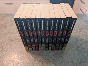 CIRQUE DU FREAK 12-Volume Soft Cover Book Set Darren Shan 2002-2004 NY Times - Imagen 1 de 8