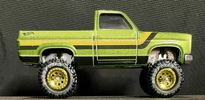 Elevación, ruedas y neumáticos Hot Wheels 83 Chevy Silverado PERSONALIZADOS pilotos reales Foto 1 de 4