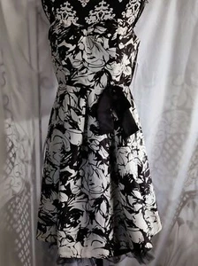 NW Collections Partykleid Spaghettiträger gefüttert schwarz/elfenbein Gr. 12 - Bild 1 von 12