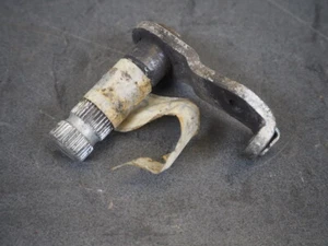 SPINDLE SHAFT, RR.BRAKE YAMAHA XZ550S 1983 11H-27212-00 16052 - Picture 1 of 4