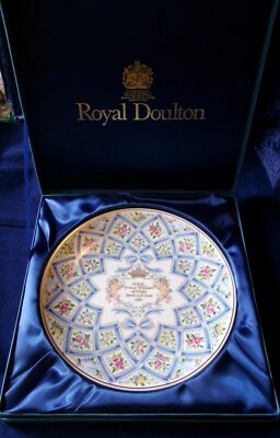 Royal Doulton Collectors Plate Prince William Birth 1982 Ltd Edition Cert # 1618 - Image 1 of 4