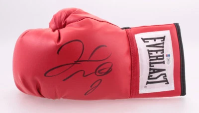 Floyd Mayweather Jr. Signed Everlast Boxing Glove (Beckett) Champ 50-0 Record  - Image 1 of 4