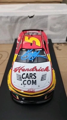 2024 Kyle Larson #5 Autografiado Hendrickcars.com Darlington Retroceso 1/24TH  Foto 1 de 4