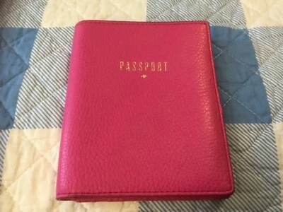 Porta pasaporte rosa/cubierta/estuche de viaje/cartera con letras de color dorado Foto 1 de 3